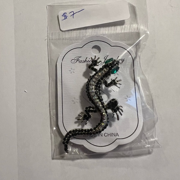 Animal and flower, brooches, and pins with Crystals and enameling - Picture 14 of 16